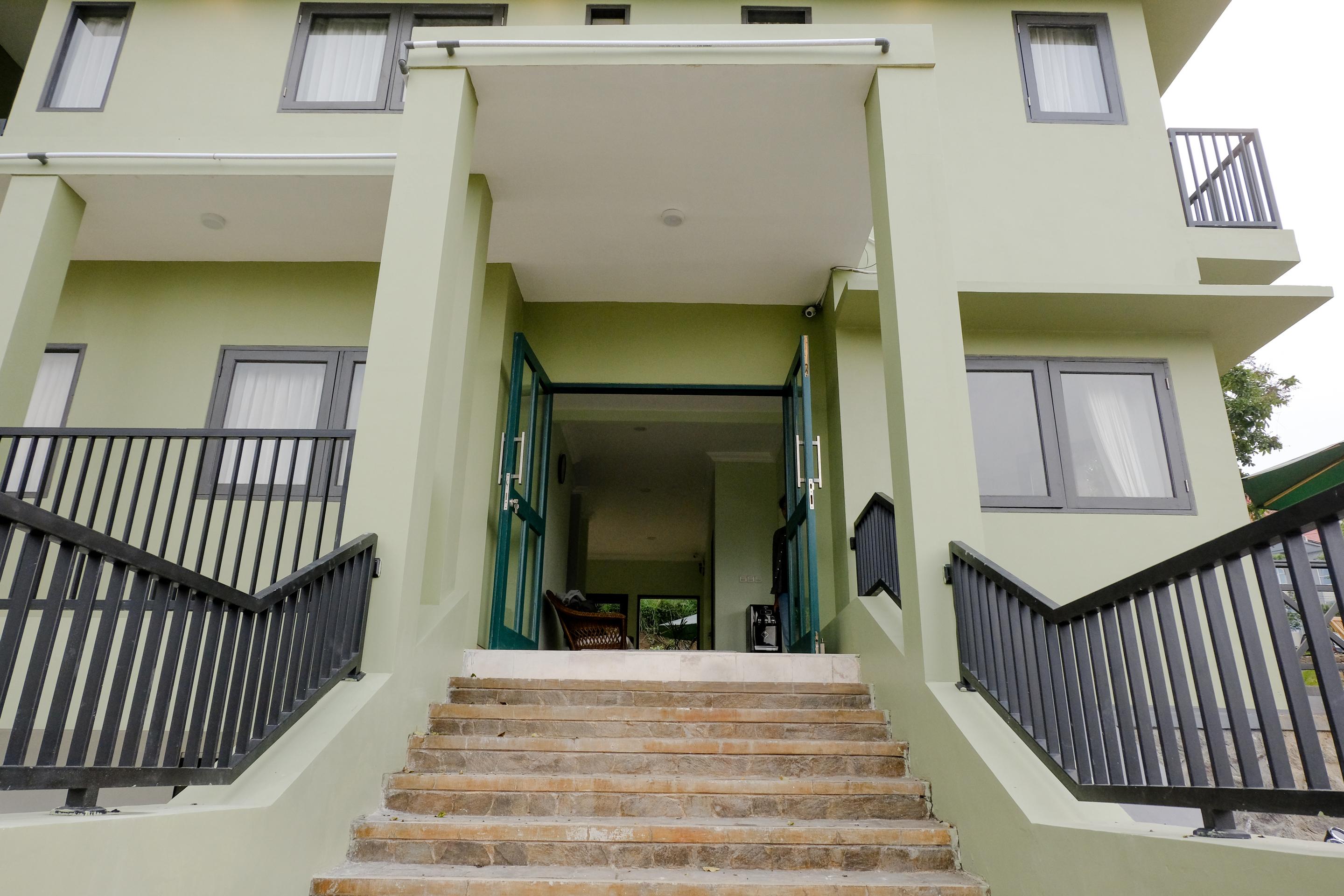 Panorama Inn Residence Batu Mitra Reddoorz Exterior foto